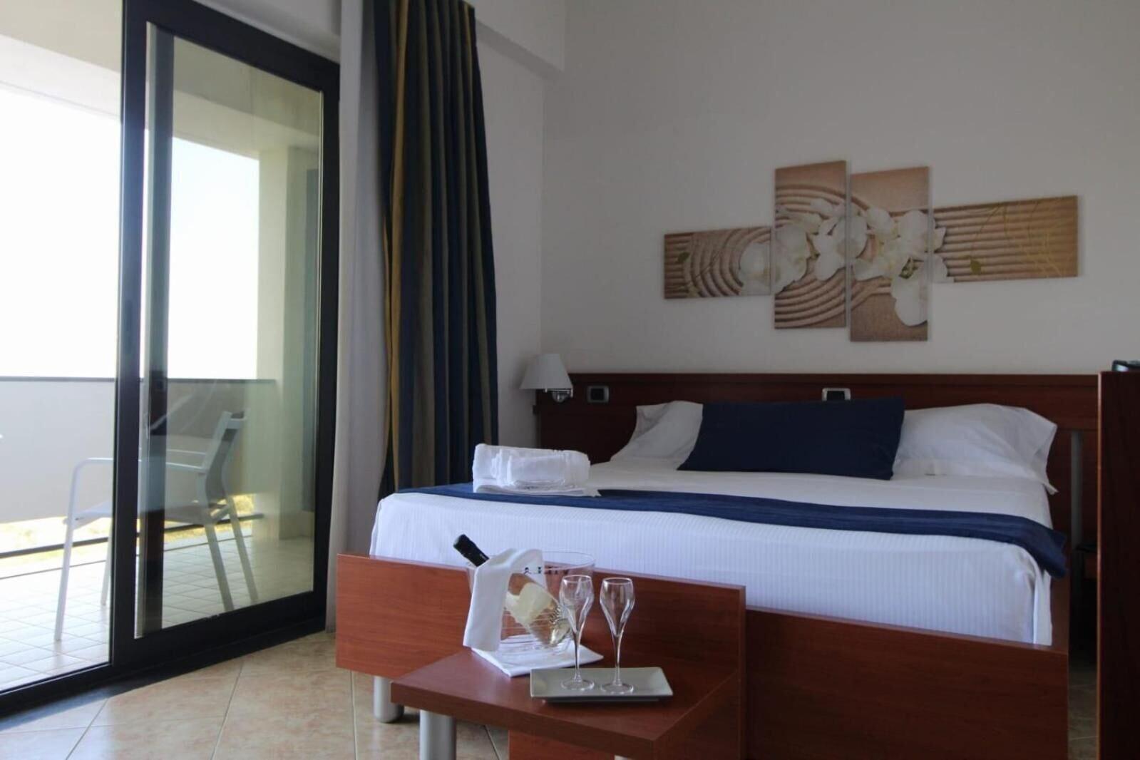 Park Hotel Mirabeau Montepaone Dış mekan fotoğraf