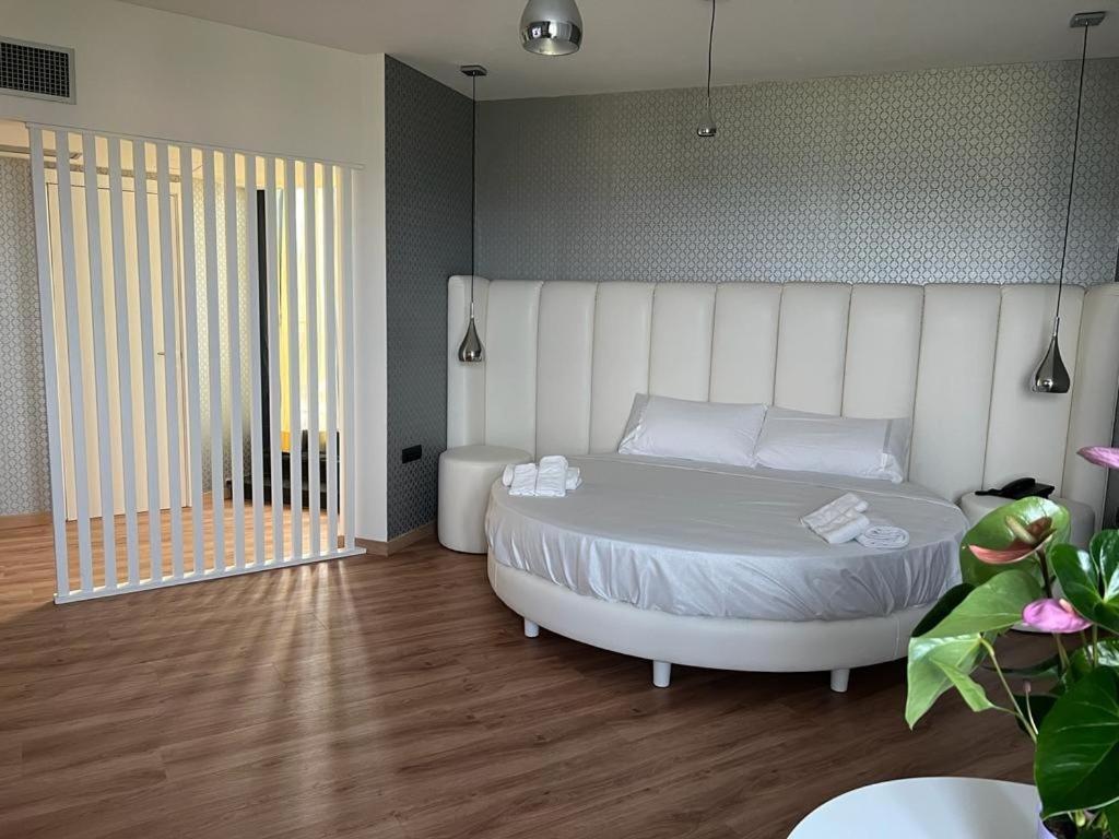 Park Hotel Mirabeau Montepaone Dış mekan fotoğraf