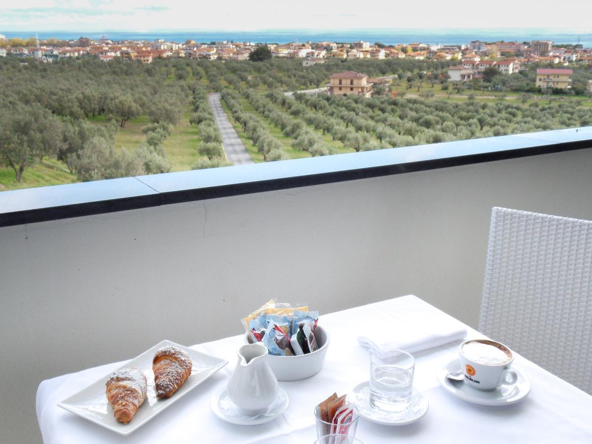 Park Hotel Mirabeau Montepaone Dış mekan fotoğraf