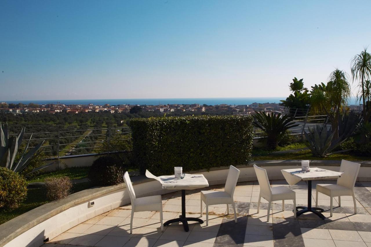 Park Hotel Mirabeau Montepaone Dış mekan fotoğraf