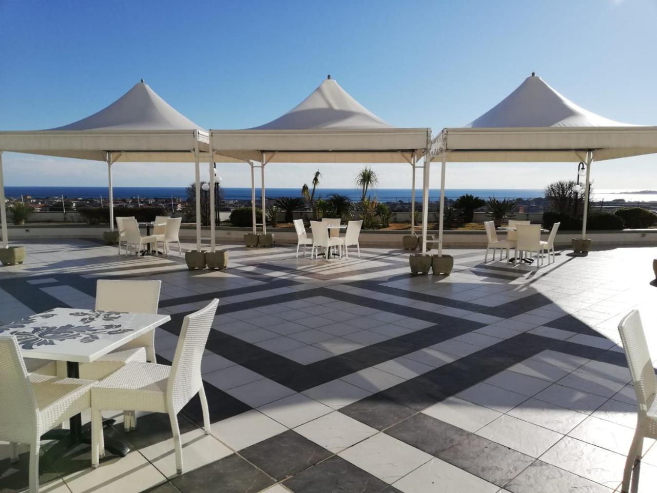 Park Hotel Mirabeau Montepaone Dış mekan fotoğraf